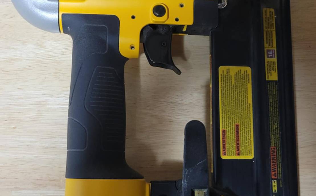 📌 DEWALT 18-Gauge Precision Point Brad Nailer – Flawless Finish Work!