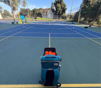 Nisplay Y1 Pickleball Machine