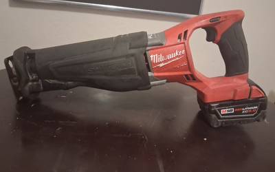 Milwaukii M18 SawZaw