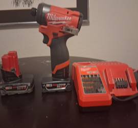 Milwaukii M12 Impact Driver