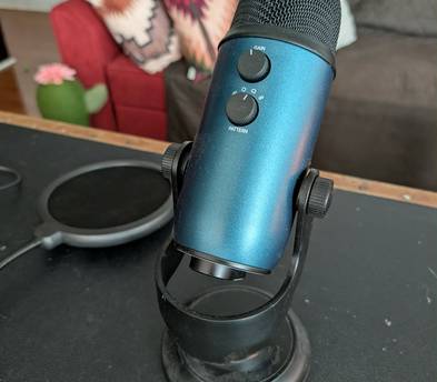 Blue yeti usb microphone (midnight blue) + pop filter | ready-to-record kit