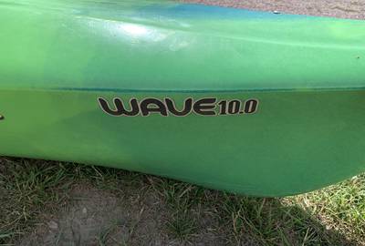 Kayak One Person 10’ Perception Wave With Paddle
