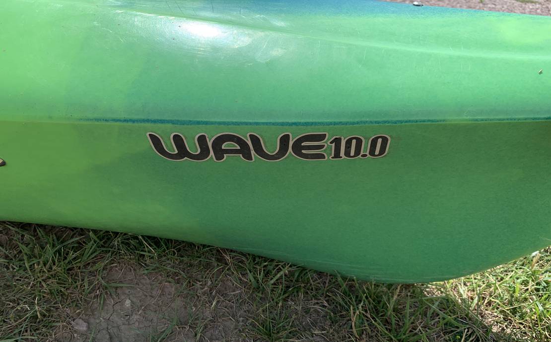 Kayak One Person 10’ Perception Wave With Paddle