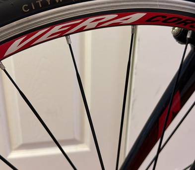 Fuji Absolute 1.7 Bike, Light Aluminium Frame, Shimano Gears