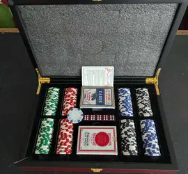 Pro poker set (200pc) - heavyweight 14g casino clay chips + cherry wood case