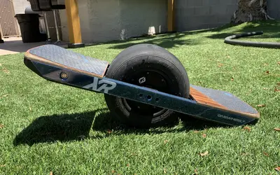 Onewheeler+ XR + Helmet, knee and wrist pads