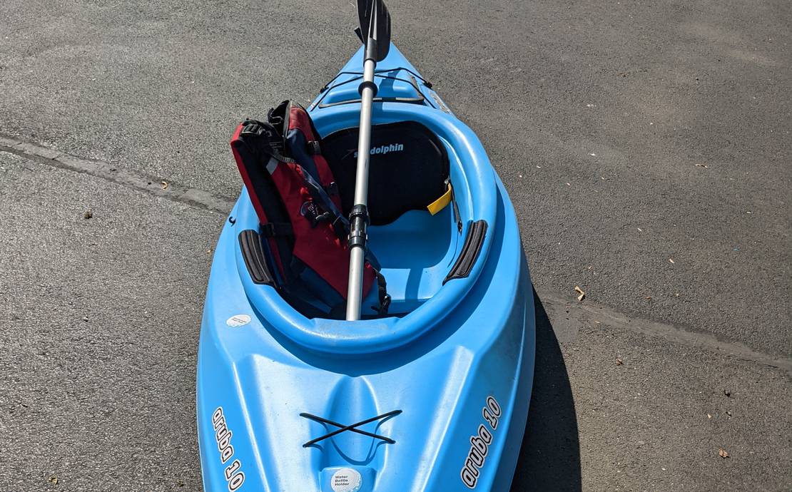 Sun Dolphin Aruba 10' Sit-In Recreational Kayak (Paddle and Lifejacket (PFD) Included)