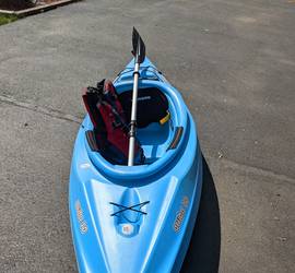 Sun Dolphin Aruba 10' Sit-In Recreational Kayak (Paddle and Lifejacket (PFD) Included)