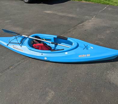 Sun Dolphin Aruba 10' Sit-In Recreational Kayak (Paddle and Lifejacket (PFD) Included)