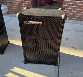 Soundboks 4 - Loud Battery-Powered Party Speaker