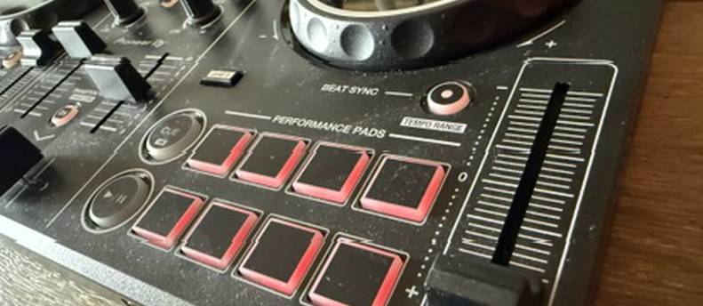 Pioneer DDJ-200 Smart DJ Controller with Built-In Software