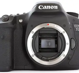 Canon EOS 7D DSLR Camera + Batteries & CF Card