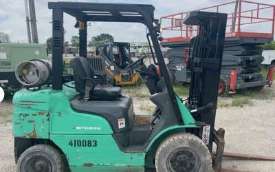Forklift - 5,000 lbs Capacity