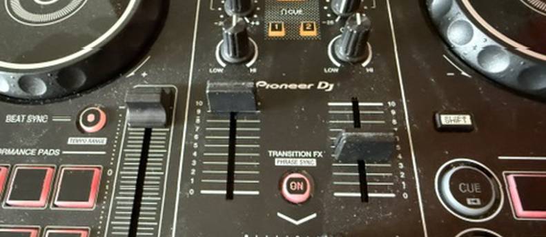 Pioneer DDJ-200 Smart DJ Controller with Built-In Software