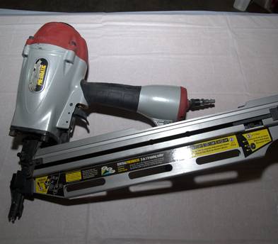 3-in-1 Air Framing Nailer with adjustable magazine for 2" to 3-1/2" clipped or full-head nails collated at 21°, 28° and 34°