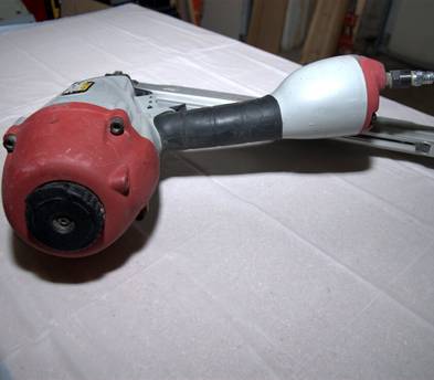 3-in-1 Air Framing Nailer with adjustable magazine for 2" to 3-1/2" clipped or full-head nails collated at 21°, 28° and 34°