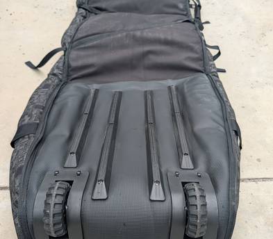 4 Surfboard Travel Bag with Wheels Dakine 9 ft