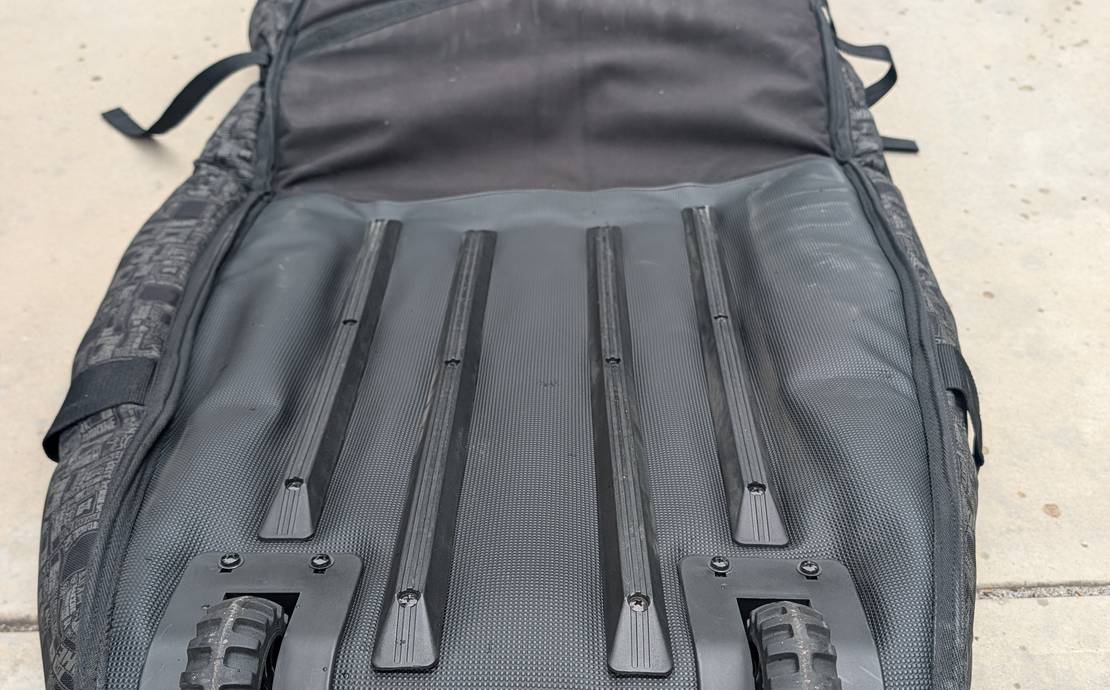 4 Surfboard Travel Bag with Wheels Dakine 9 ft