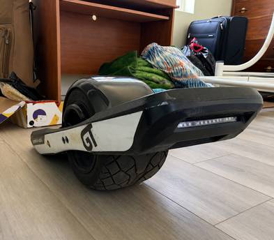 Onewheel GT commuter for rent