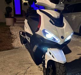150 cc 2022 scooter up to 70 mph low mileage