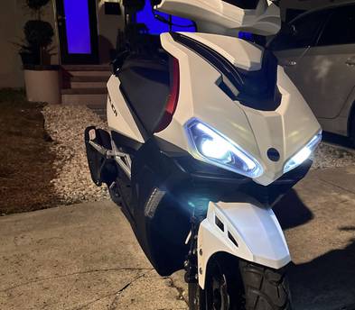 150 cc 2022 scooter up to 70 mph low mileage