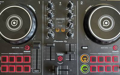 Pioneer DDJ-200 Smart DJ Controller with Built-In Software