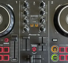 Pioneer DDJ-200 Smart DJ Controller with Built-In Software