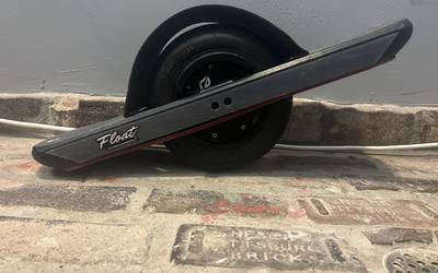 One Wheel Pint + Home Charger #2
