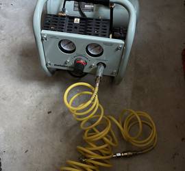 Portable air compressor