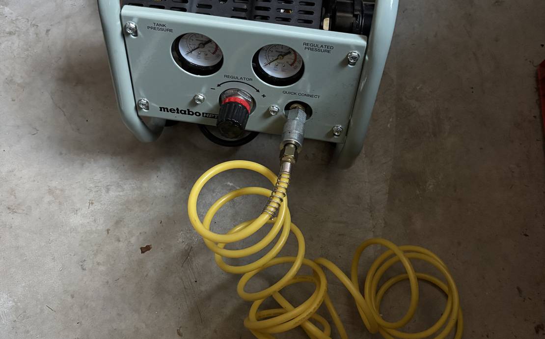 Portable air compressor