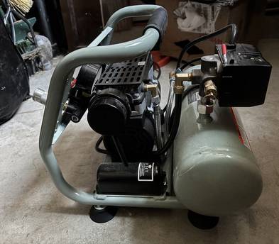 Portable air compressor