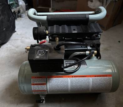 Portable air compressor