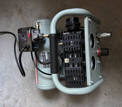 Portable air compressor