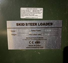 Mini Skid Steer 15 hp with Bucket