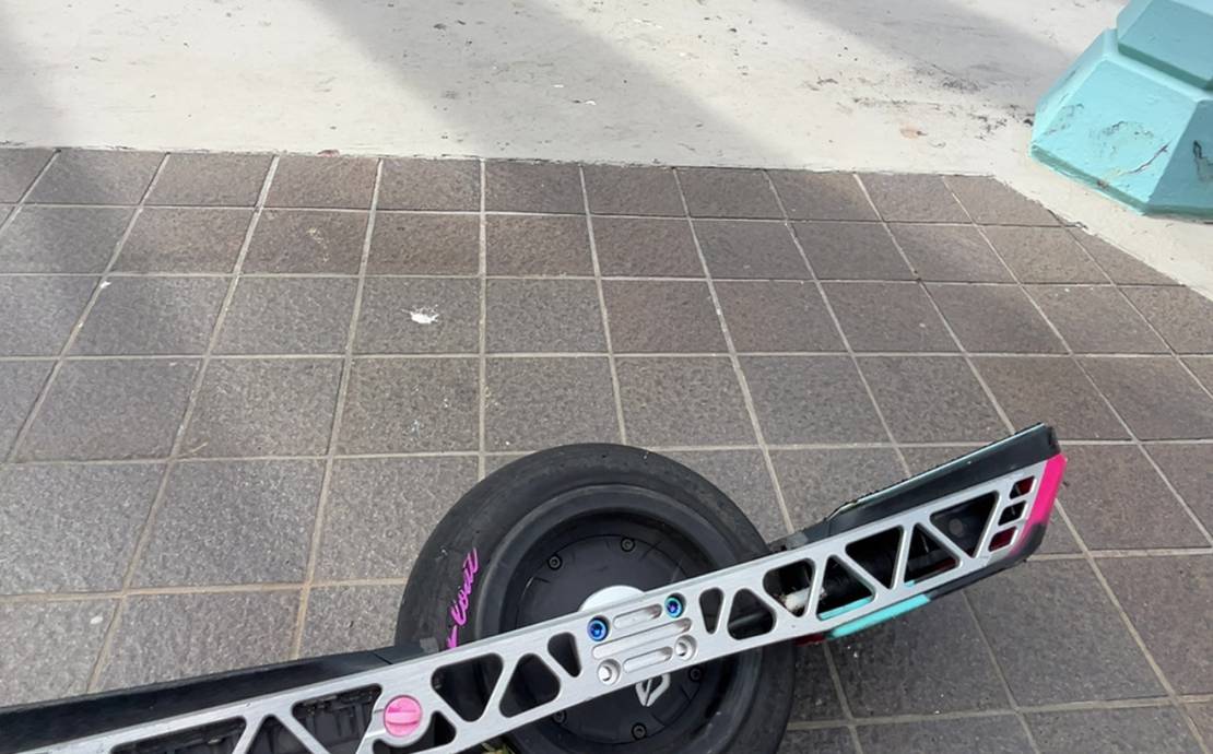 Onewheel GT, lowboy footpads, bang bumpers, saber tech rails