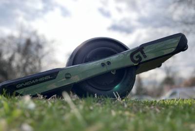 Onewheel GT with Fangs (Charged)