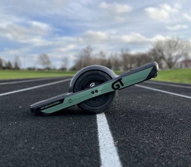 Onewheel GT with Fangs (Charged)
