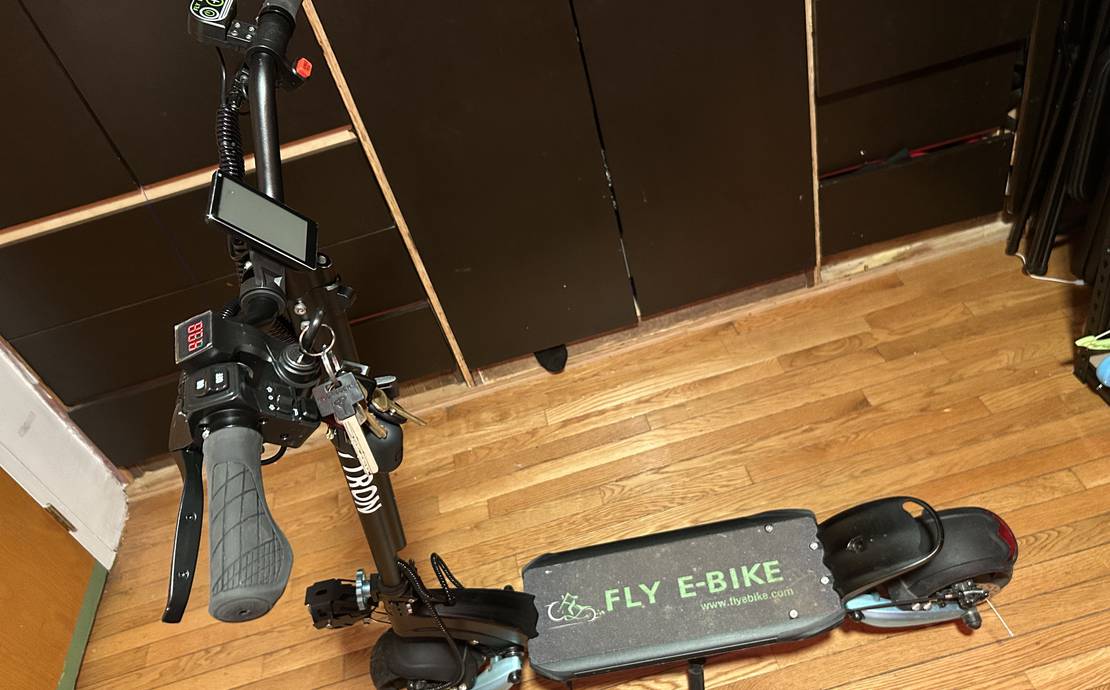Nanrobot E Scooter (fast 40-50mph) - lock and chain included
