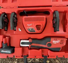 Milwaukee M12 FORCE LOGIC ProPress Kit