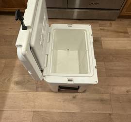Yeti Tundra 50 Cooler Ice Chest