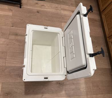 Yeti Tundra 50 Cooler Ice Chest