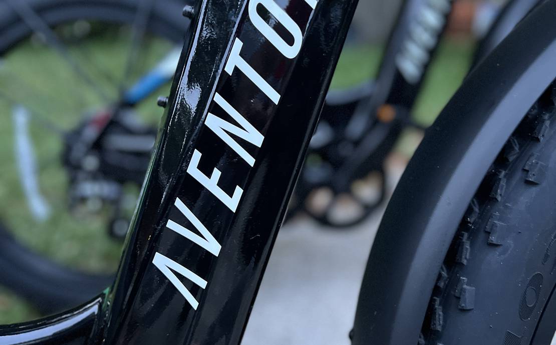(3) Aventon E Bikes