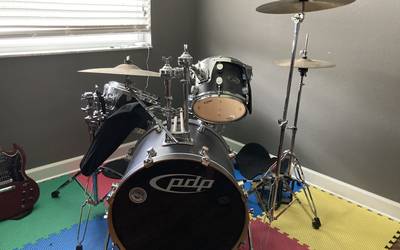 PDP drum set with cymbals and Tama iron cobra double bass pedal
