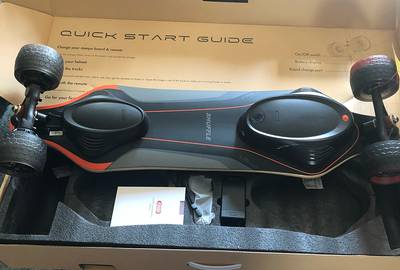 Meepo Shuffle V4s cords, and safety equipment included.