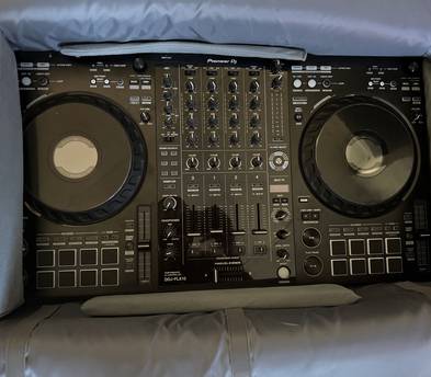 DDJ-FLX10 + 1 Soundboks Speaker DJ Package