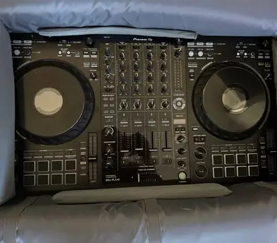 DDJ-FLX10 + 2 Soundboks Speakers DJ Package