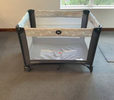Graco pack n play- portable