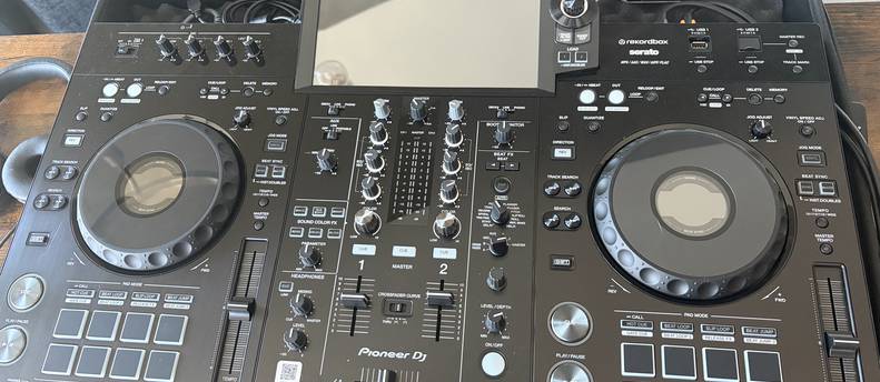 Pioneer DJ XDJ-RX3 & PA Speaker System - Daily Event Rental