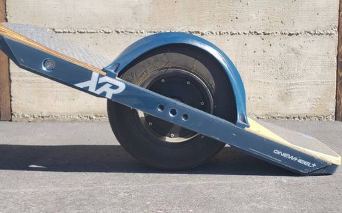 Onewheel XR with Charger and Helmet