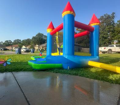 Inflatable water park for small children